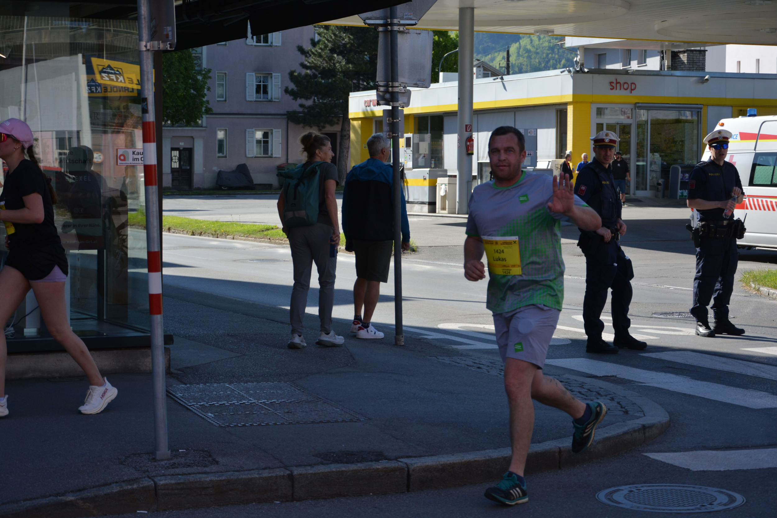 Gemeinsam unterwegs bei Bludenz läuft3